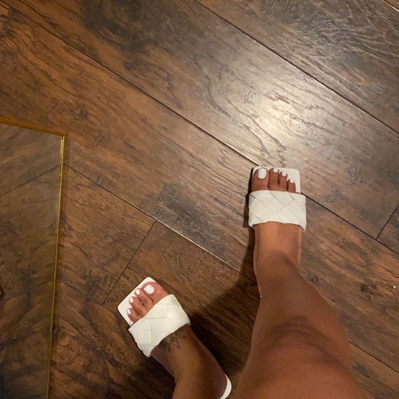 Whit woven square toe slides - Picture 7 of 8